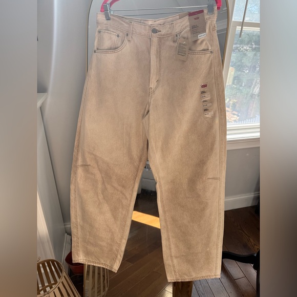 Levi's Women's High-Rise Cinch Waist Barrel Jeans in Light Beige 31x31 BNWT - Picture 11 of 16